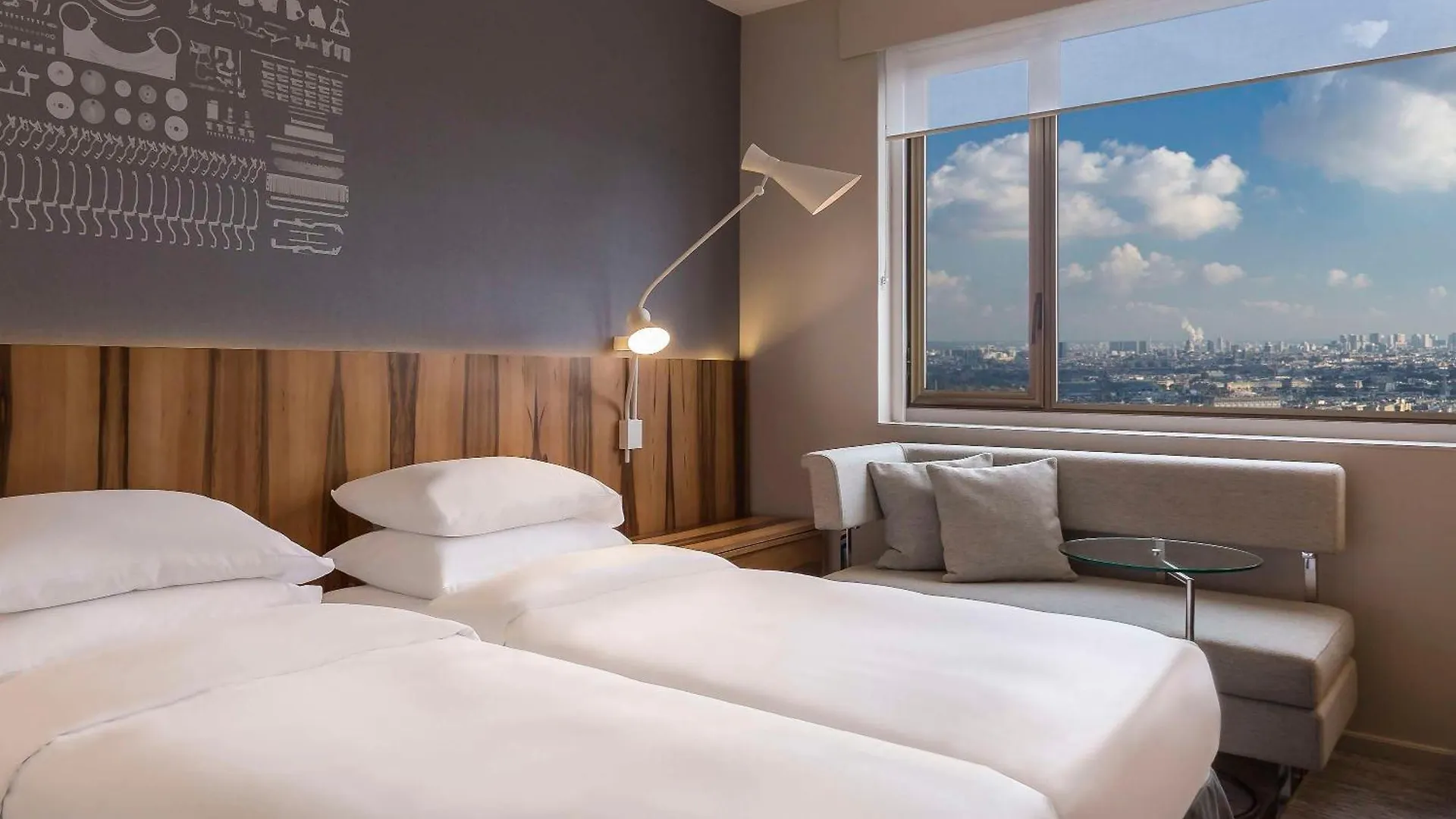 Hyatt Regency Etoile
