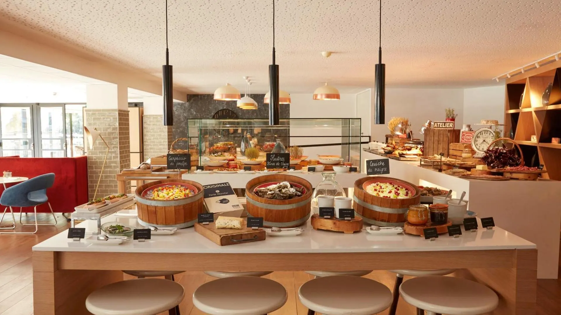 Hyatt Regency Etoile 4*