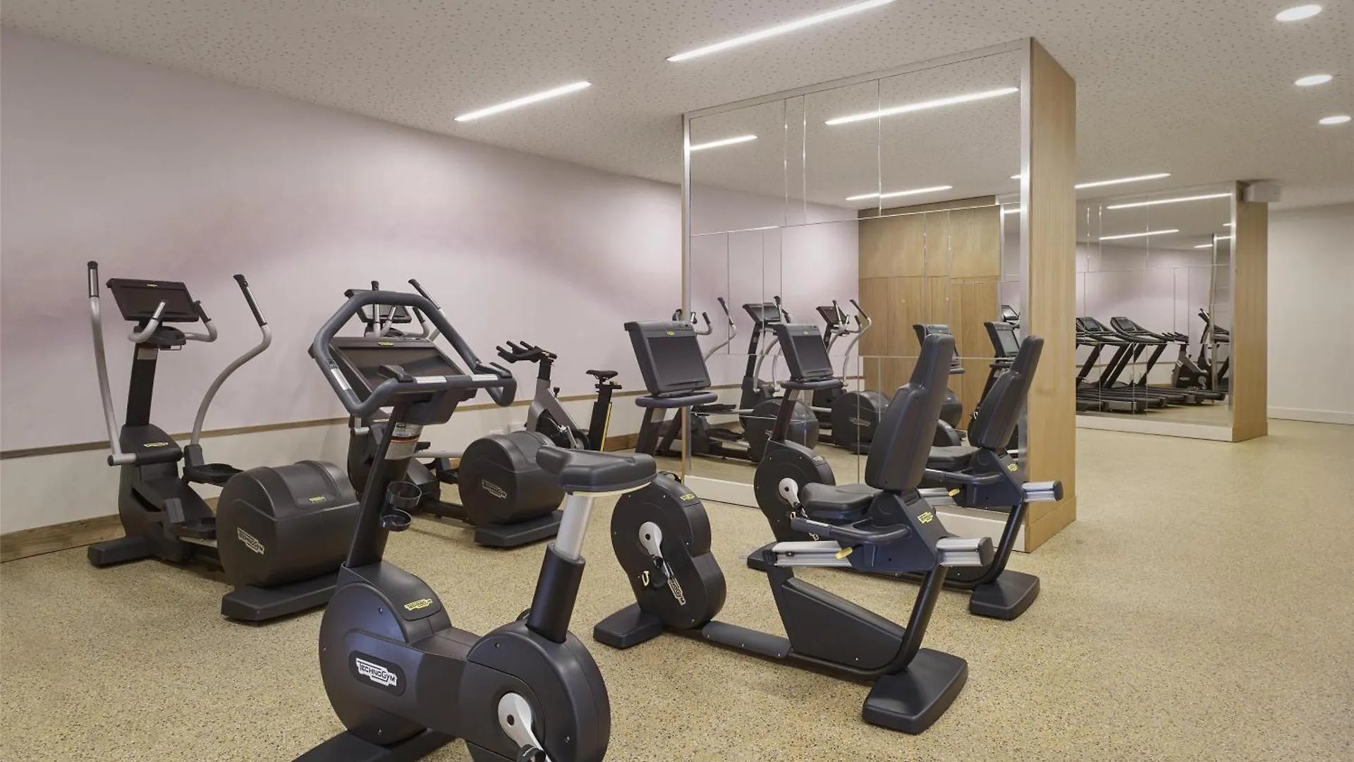 Hyatt Regency Etoile Hotel
