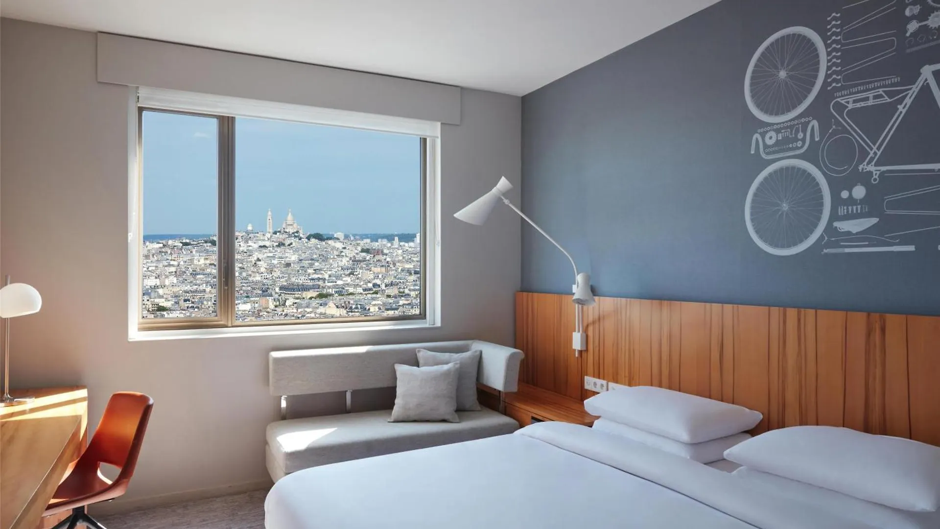 Hyatt Regency Etoile 4*