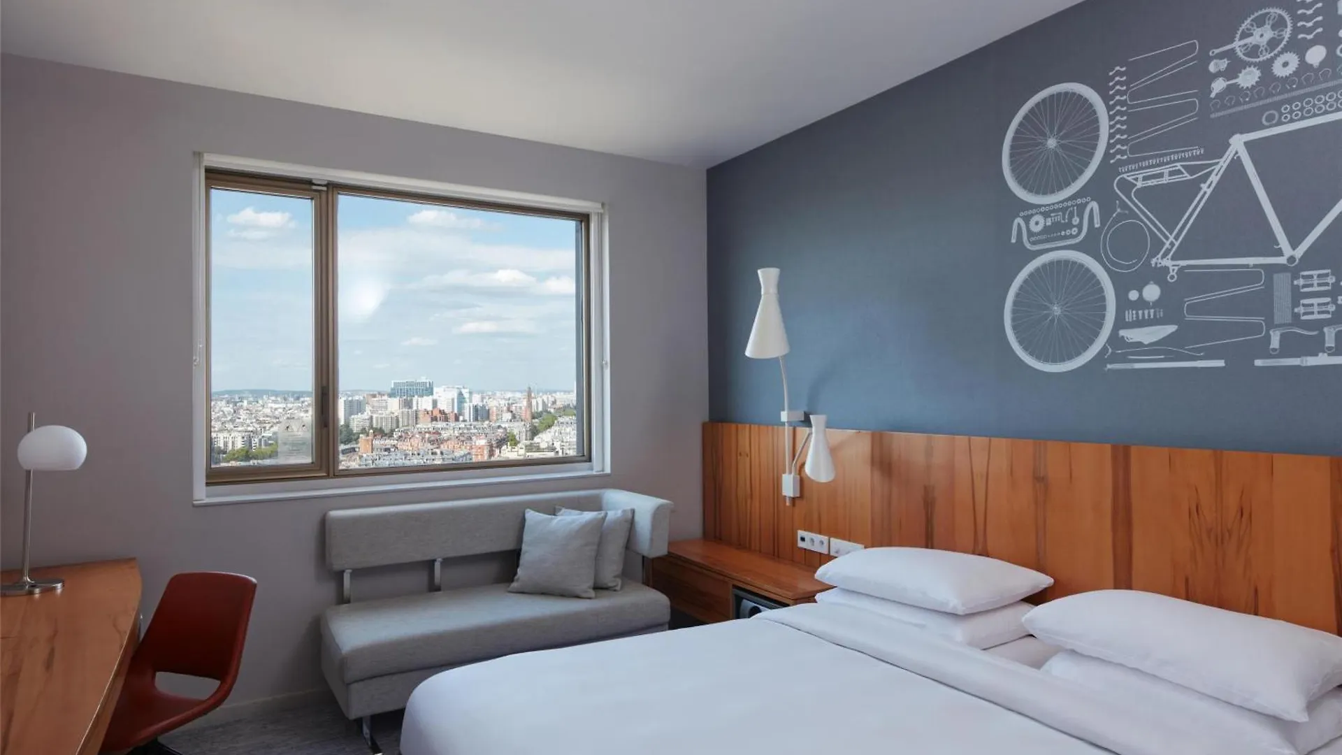 Hyatt Regency Etoile Hotel 4*