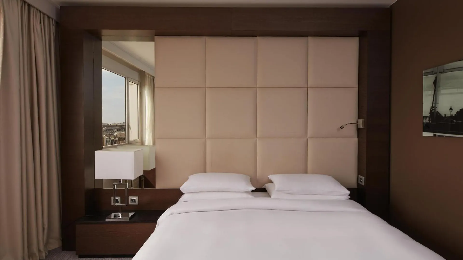 Hyatt Regency Etoile