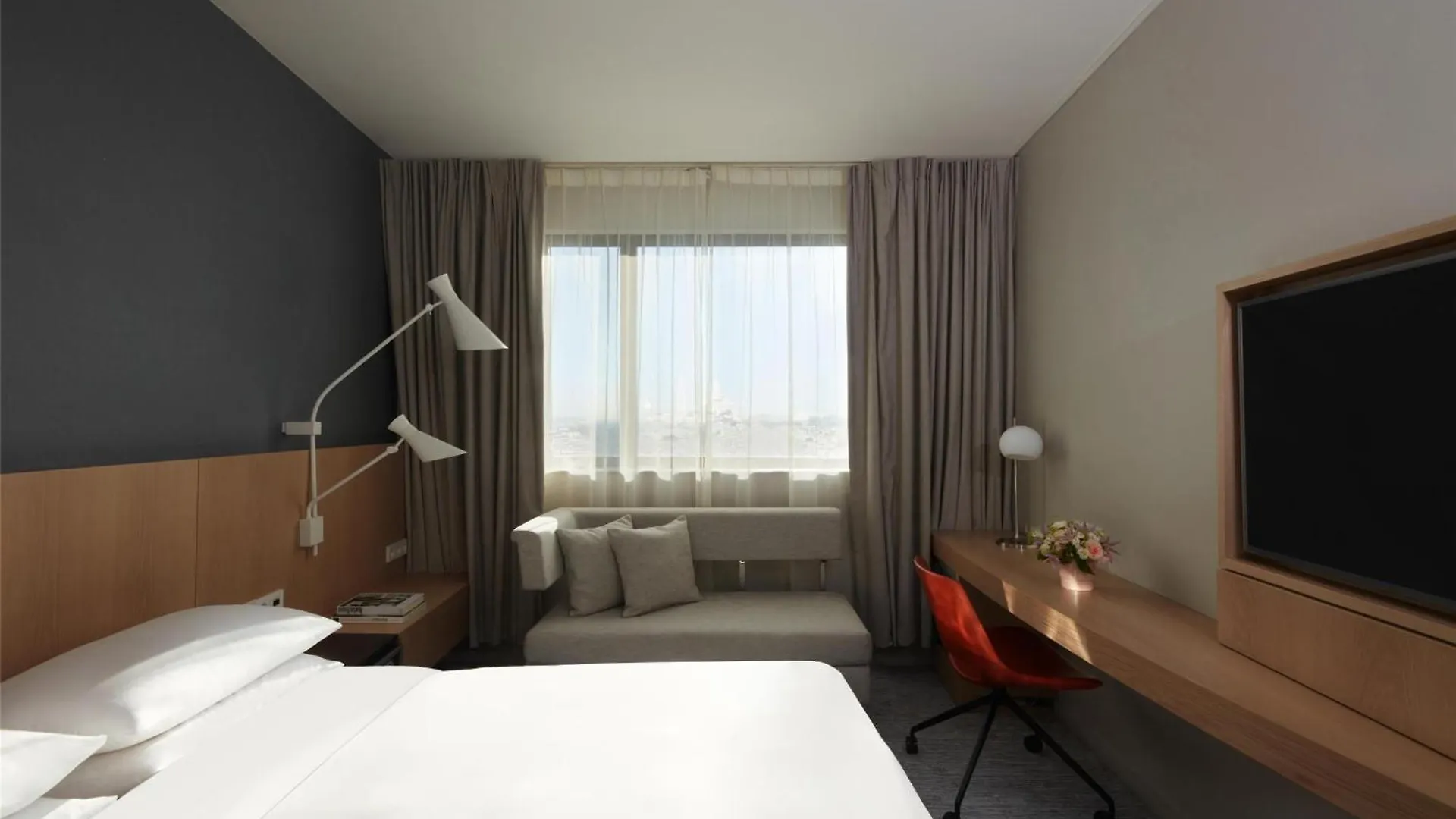 Hyatt Regency Etoile