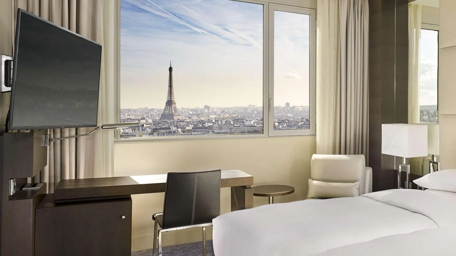 Hyatt Regency Etoile Hotel
