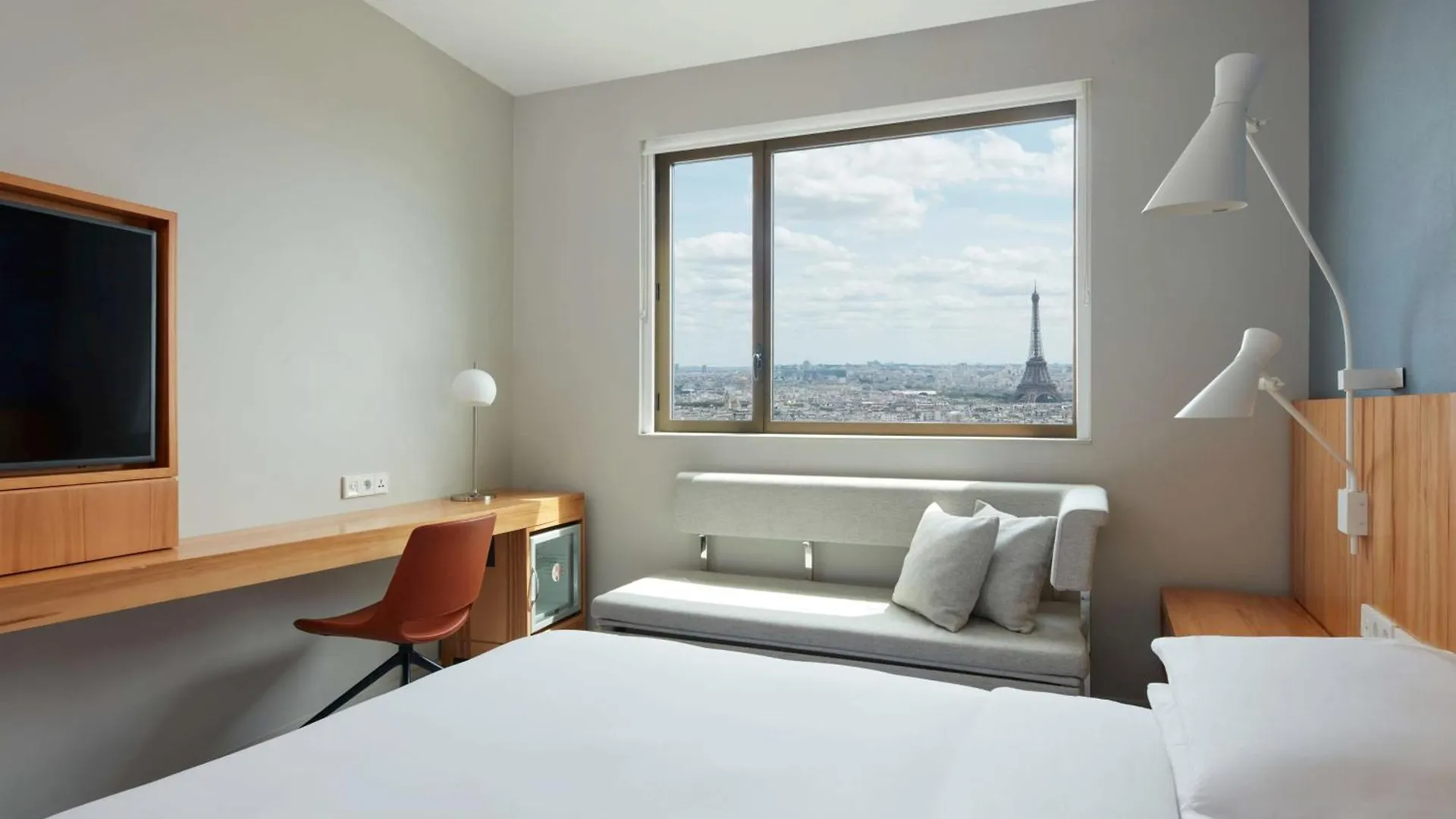 Hyatt Regency Etoile Hotel