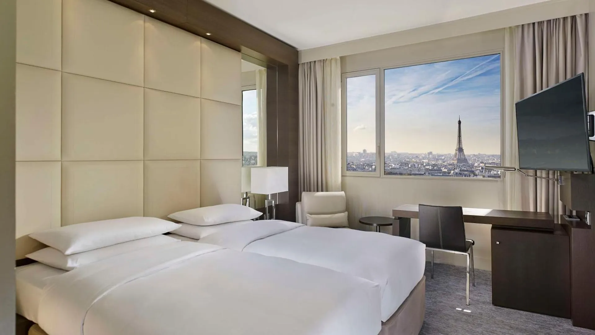 Hyatt Regency Etoile 4* Paříž
