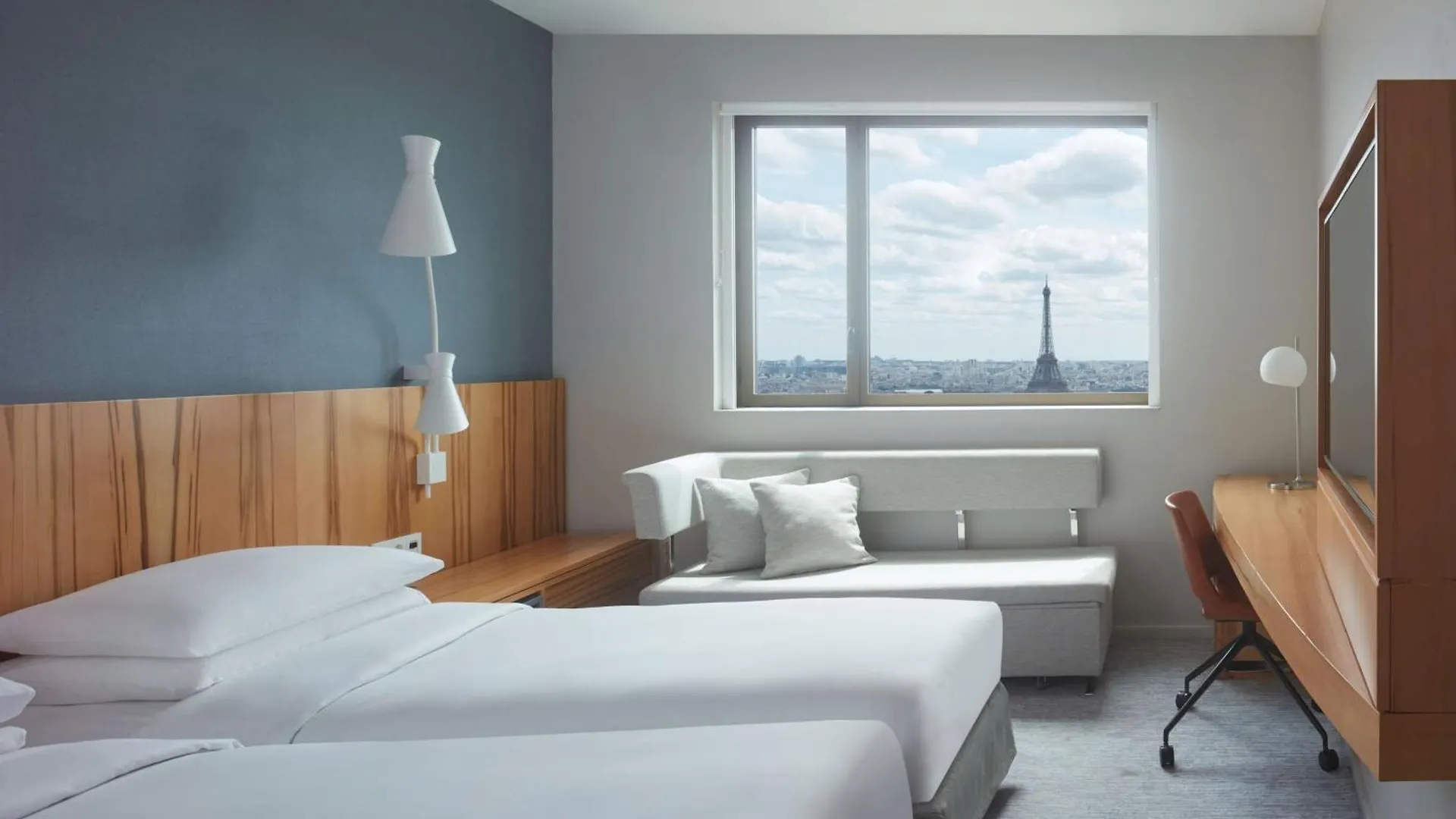 Hotel Hyatt Regency Etoile 4*