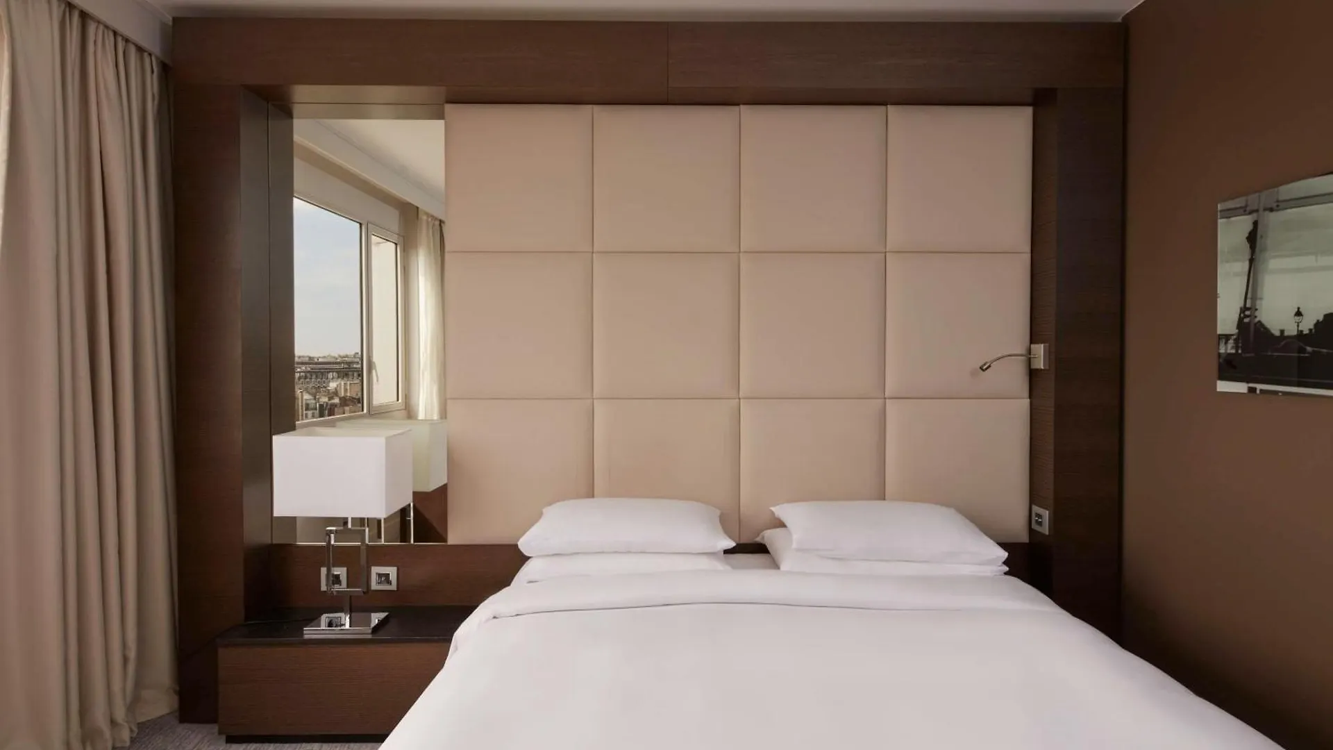 Hyatt Regency Etoile 4* Paříž