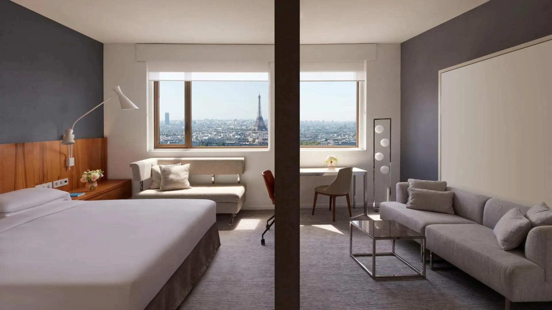 Hyatt Regency Etoile Hotel 4*